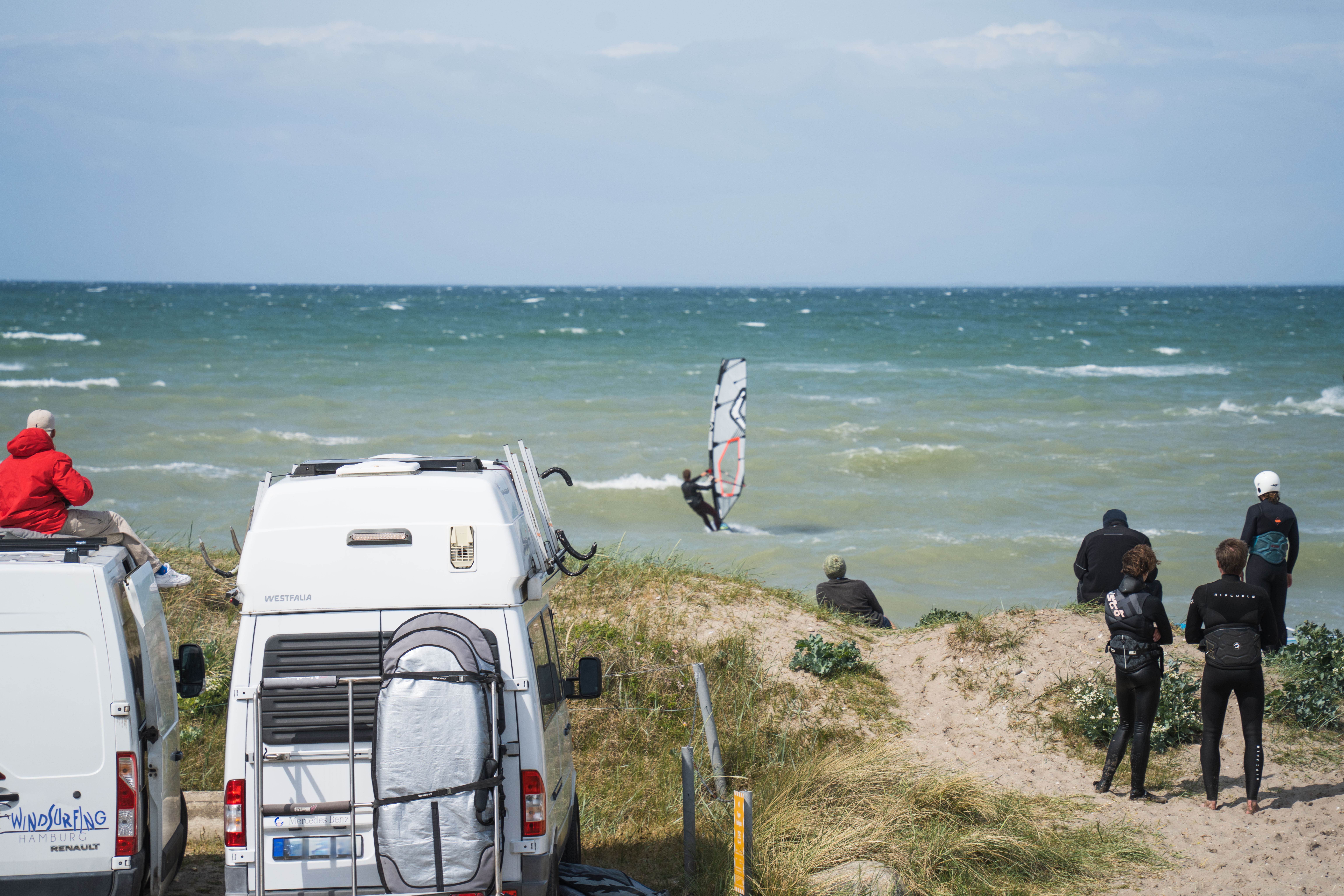 Campingplatz: Surferstellplätze im Ahoi Camp Fehmarn - Ahoi Camp Fehmarn