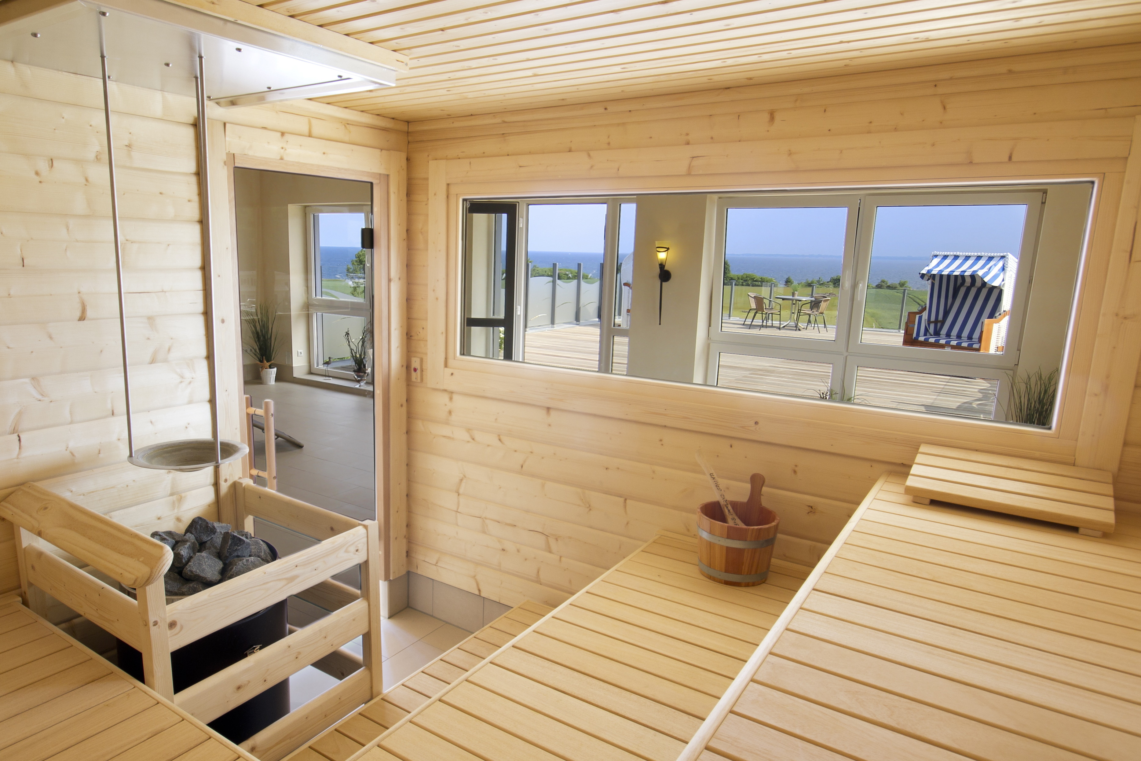 Campingplatz: Panoramasauna im Walkyrien SPA "Sauna & Wellness über dem Meer" - Camping & Ostseeferienpark Walkyrien