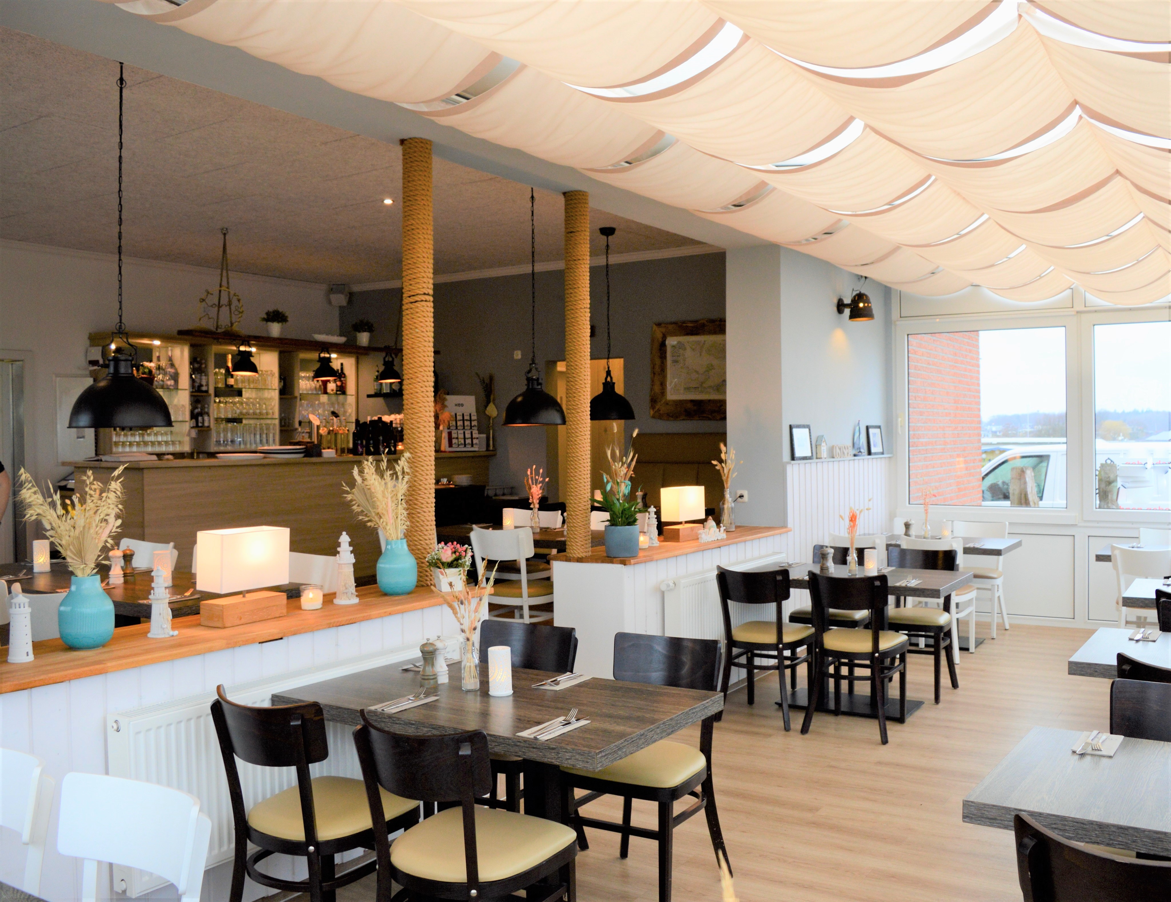 Campingplatz: Lecker Essen im Restaurant "Land & Meer" - Camping & Ostseeferienpark Walkyrien