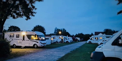 Campingplätze - Wohnmobil-Stellplatz auf dem Platz - Lübeck - Campingplatz Lübeck-Schönböcken