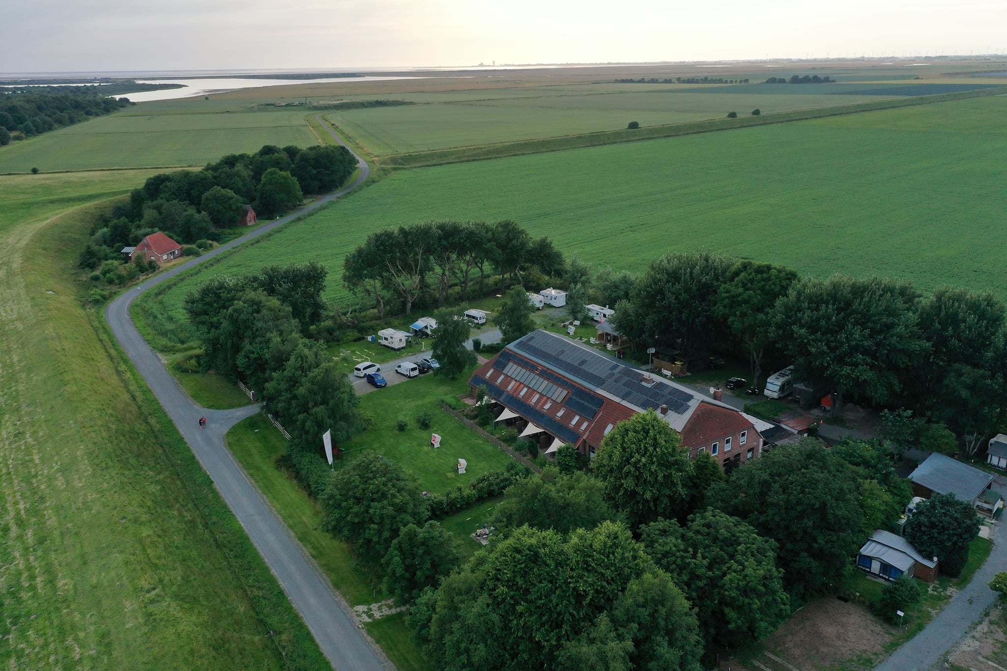 Campingplätze - Zentraler Lagerfeuerplatz - Nordseeküste - Koog Camp