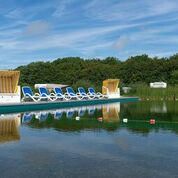 Campingplätze - Wasseranschluss am Stellplatz - Schleswig-Holstein - Natur-Schwimmteich - Ferienpark Olsdorf & Martendorf GmbH & Co.KG