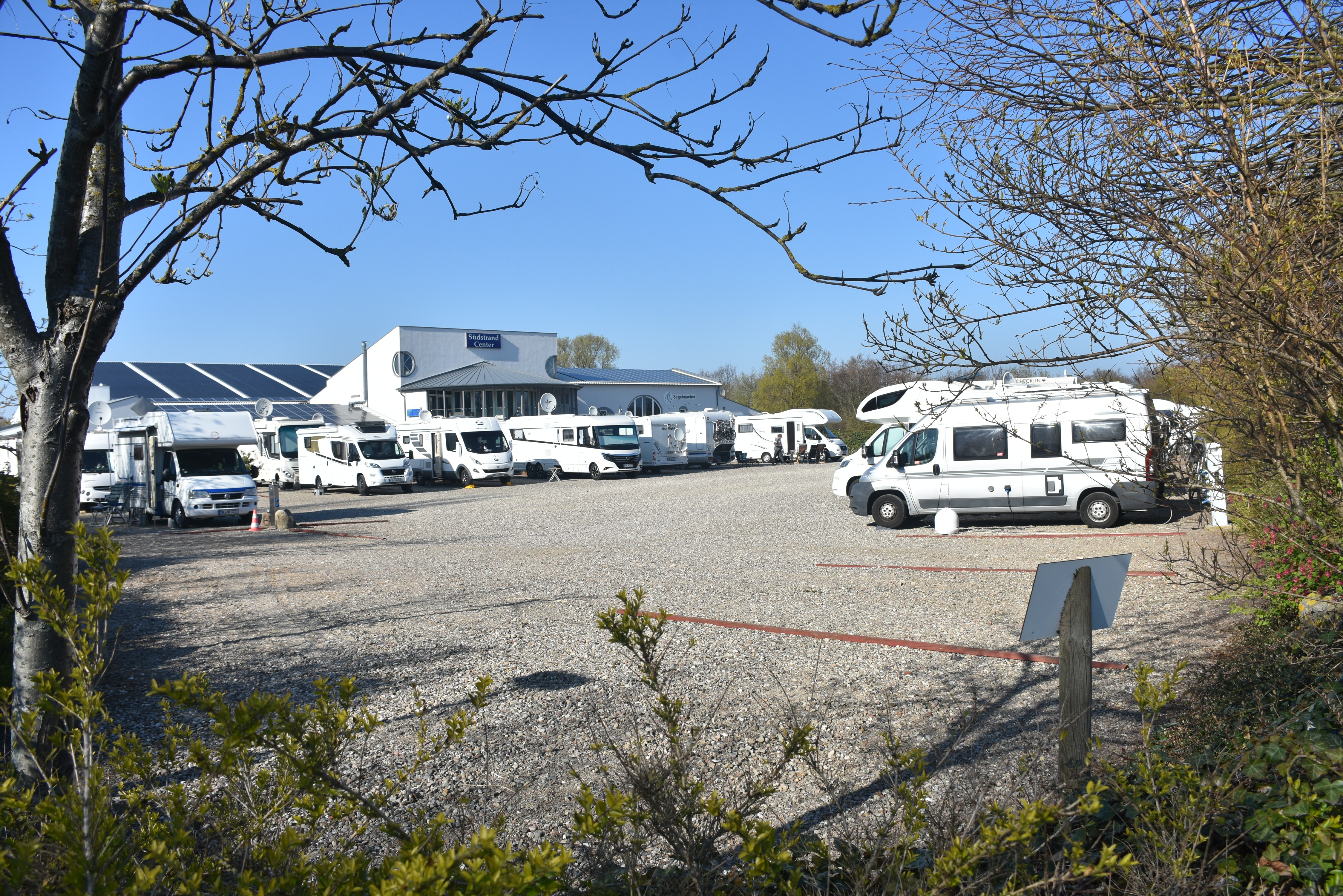 Campingplatz: Auch Wohnmobile finden bei uns einen Hafen zum Anker setzen - MeerReise Camping