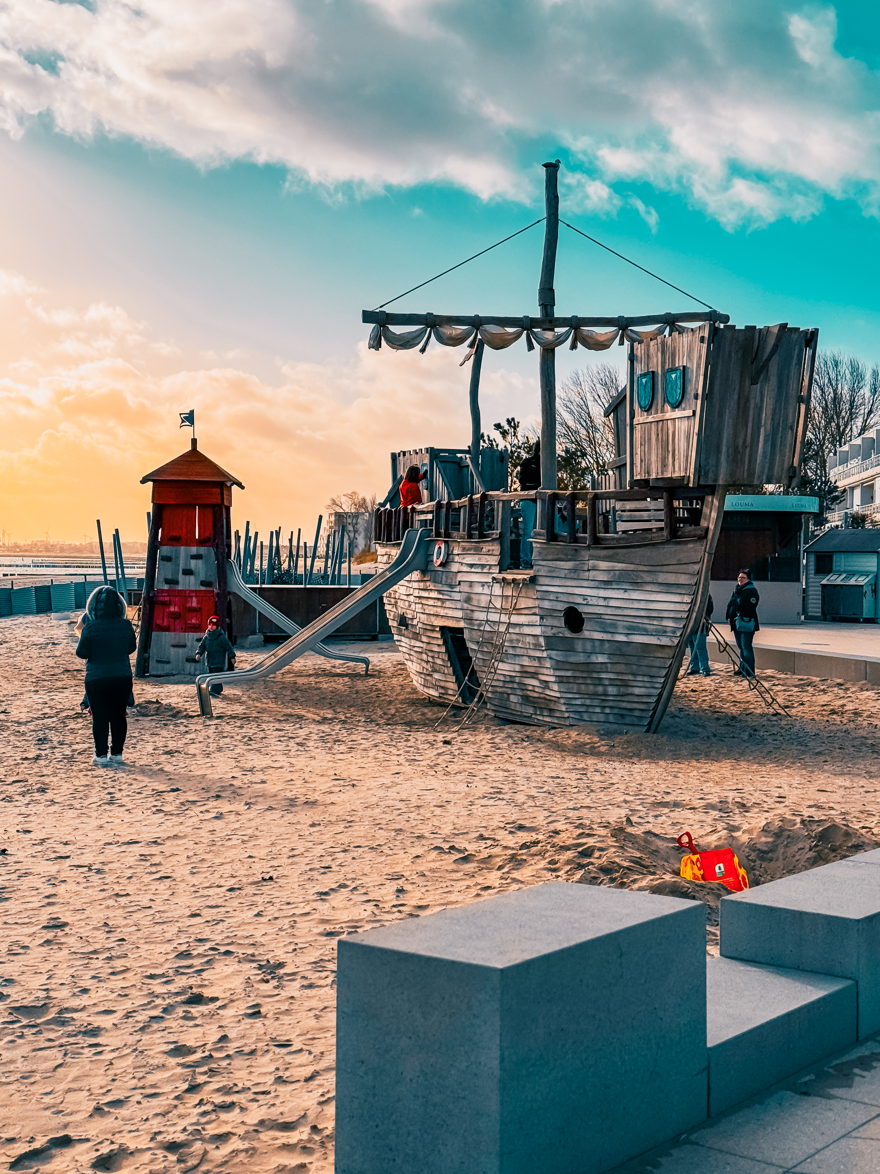 Campingplatz: Einer unserer viele tollen Abenteuerspielplätze - MeerReise Camping