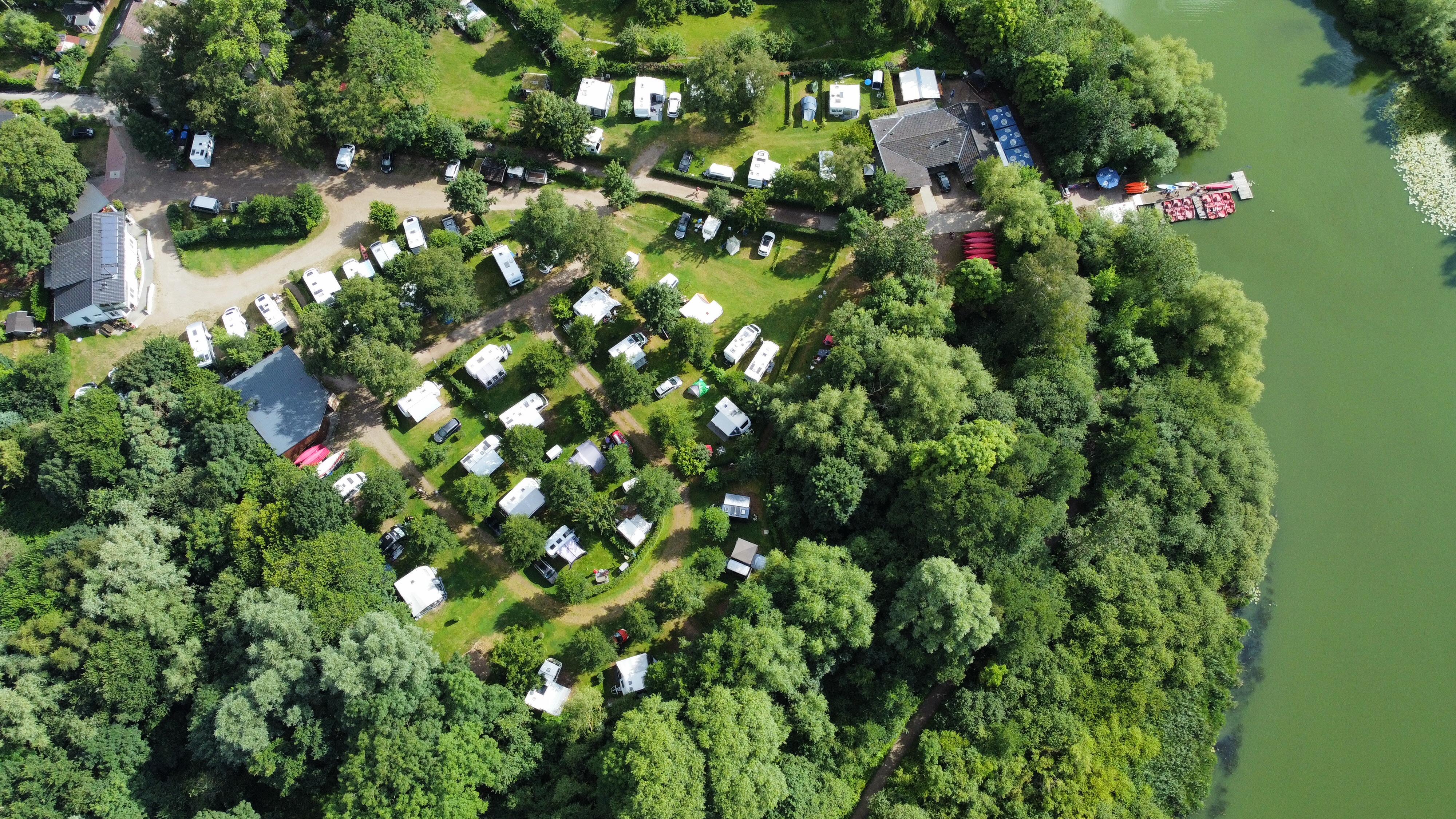 Campingplätze - Wasseranschluss am Stellplatz - Schleswig-Holstein - Naturcamping Kirchsee