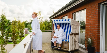Campingplätze - Gasflaschen-Tausch - Deutschland - Terrasse bei der Sauna - Nordseecamping zum Seehund Nordseecamping