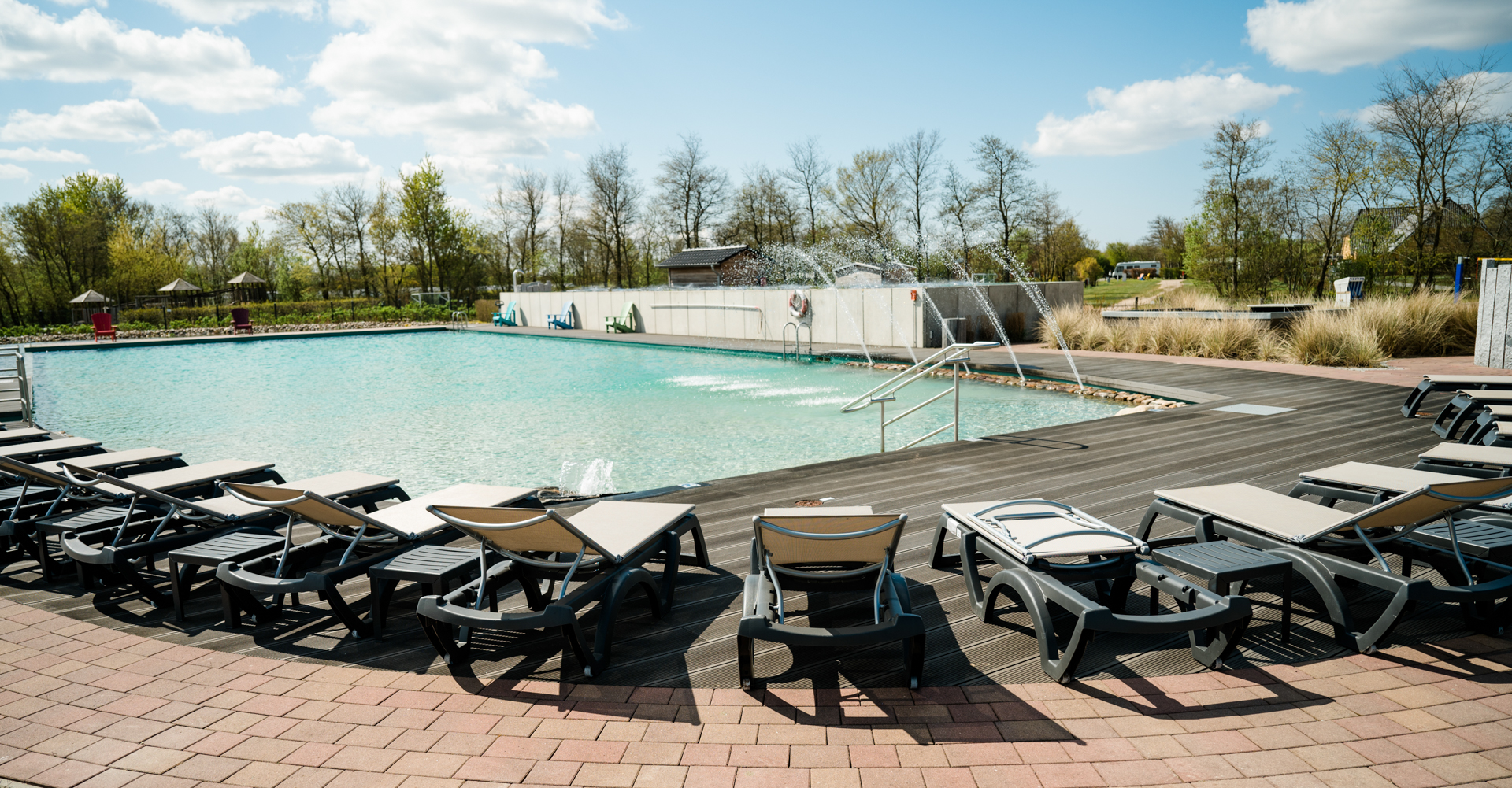 Campingplatz: Naturschwimmteich - Nordseecamping zum Seehund Nordseecamping