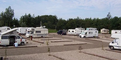 Campingplätze - Wassersport: Angelberechtigungsschein - Parzellierte Stellplätze, gekieselt - Reisemobilhafen St. Peter-Ording
