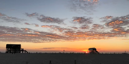 Campingplätze - Wassersport: Angelberechtigungsschein - Sonnenuntergang am Strand - Reisemobilhafen St. Peter-Ording