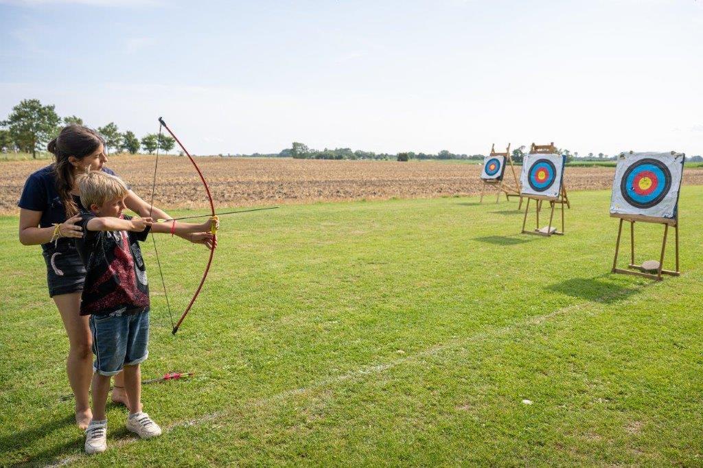 Campingplatz: Bogenschießen - Rosenfelder Strand Ostsee Camping
